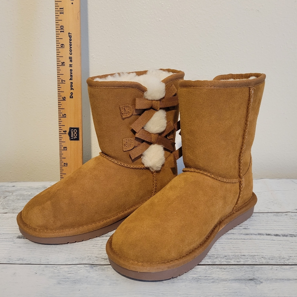 NWT KOOLABURRA BY UGG BOOTS K VICTORIA SHORT TAN COLOR BOW ACCENTS WARM - Picture 10 of 11